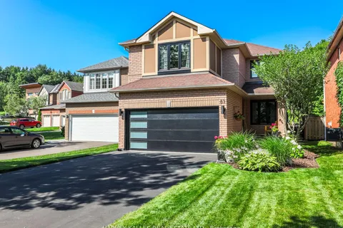 83 Stemmle Drive, Aurora, ON L4G 6N4