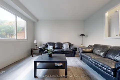 127 North Meadow Crescent, ON L4J 3C4