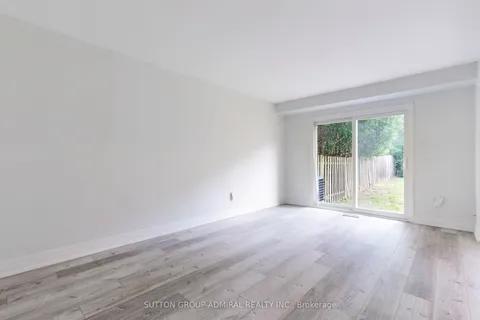 127 North Meadow Crescent, ON L4J 3C4