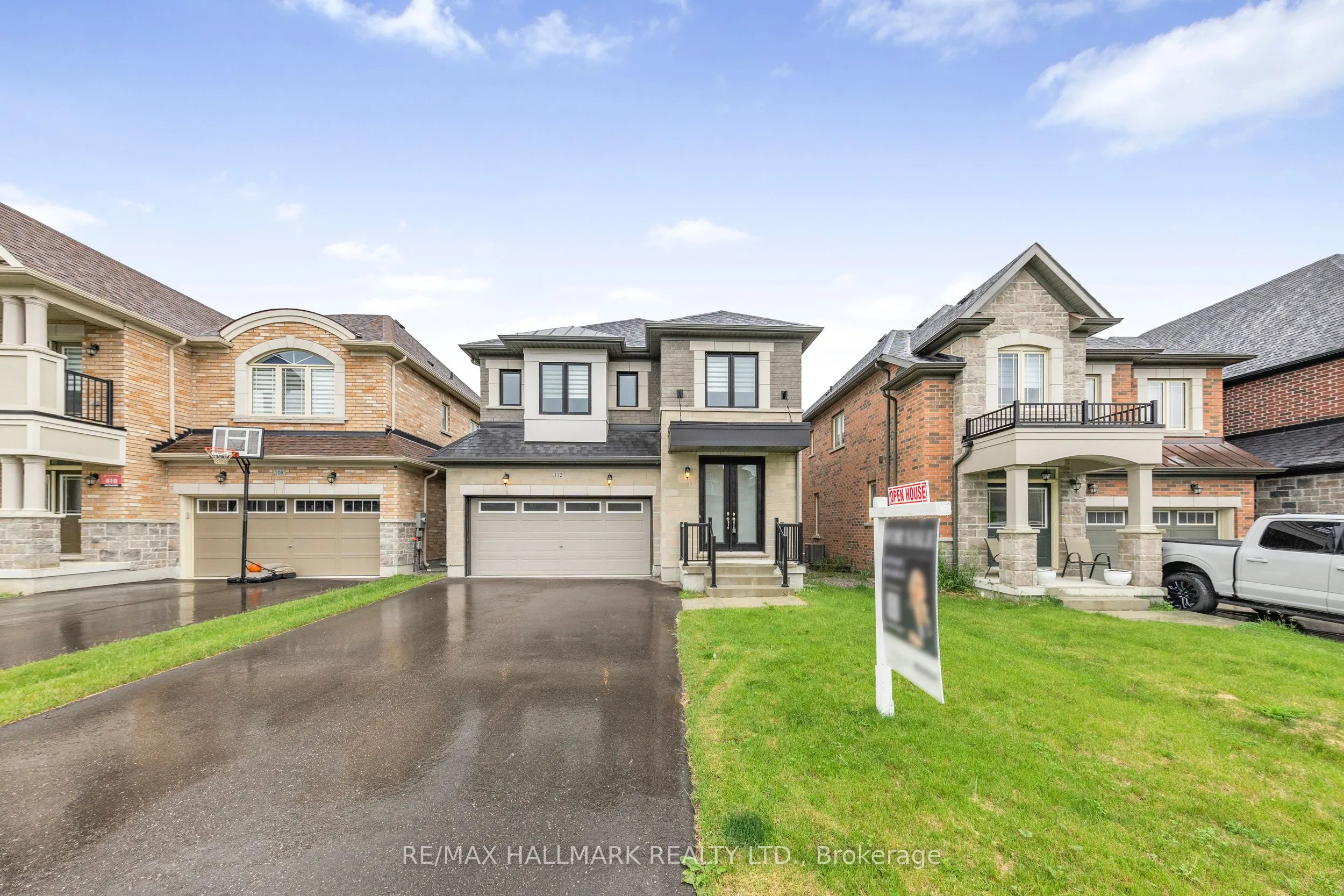 112 Carriage Shop Bend, ON L9N 0Y3