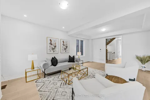 112 Carriage Shop Bend, ON L9N 0Y3