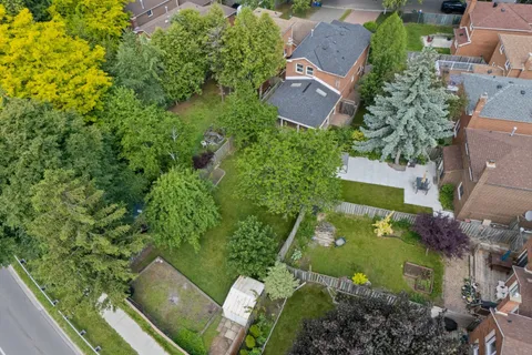 7 Miley Drive, ON L3R 4V1