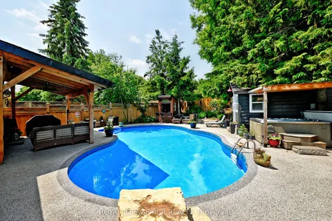 350 Borden Avenue, ON L3Y 5B9