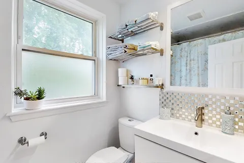 242 Beechy Drive, Richmond Hill, ON L4C 2X7