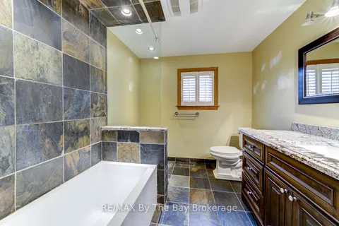 145 Old Surrey Lane, Richmond Hill, ON L4C 6R9
