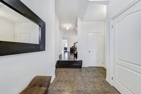 7 Lady Gwillim Avenue, East Gwillimbury, ON L9N 0B3