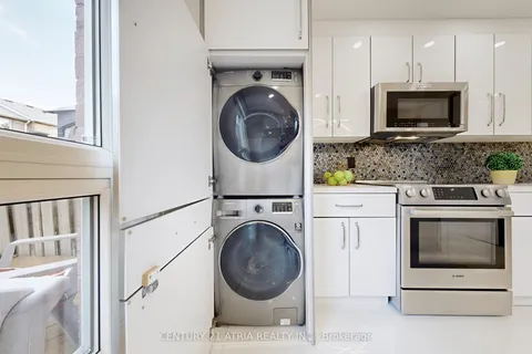 60 Steepleview Crescent, ON L4C 9R3