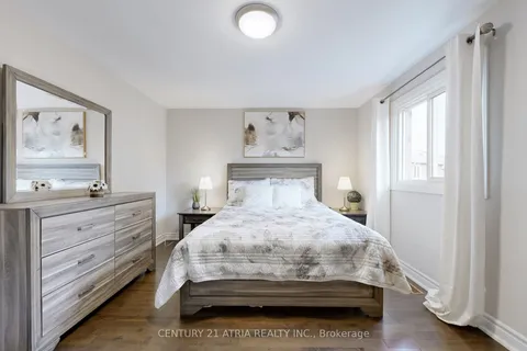 60 Steepleview Crescent, ON L4C 9R3