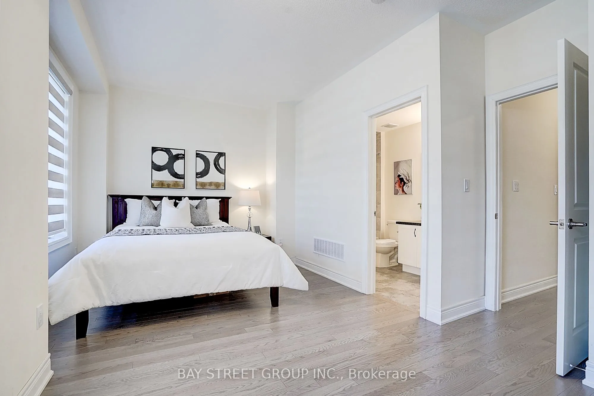 Att/Row/Townhouse kitchen at 34 Phillipsen Way Markham