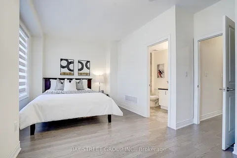 34 Phillipsen Way, ON L3S 0E9