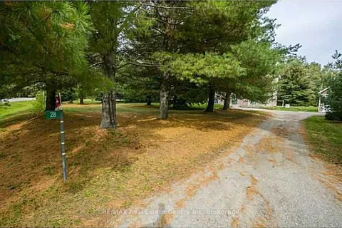 28 Pinegrove Crescent, ON L0M 1M0