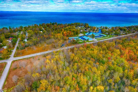 27001 Civic Centre Road, ON L4P 3E9