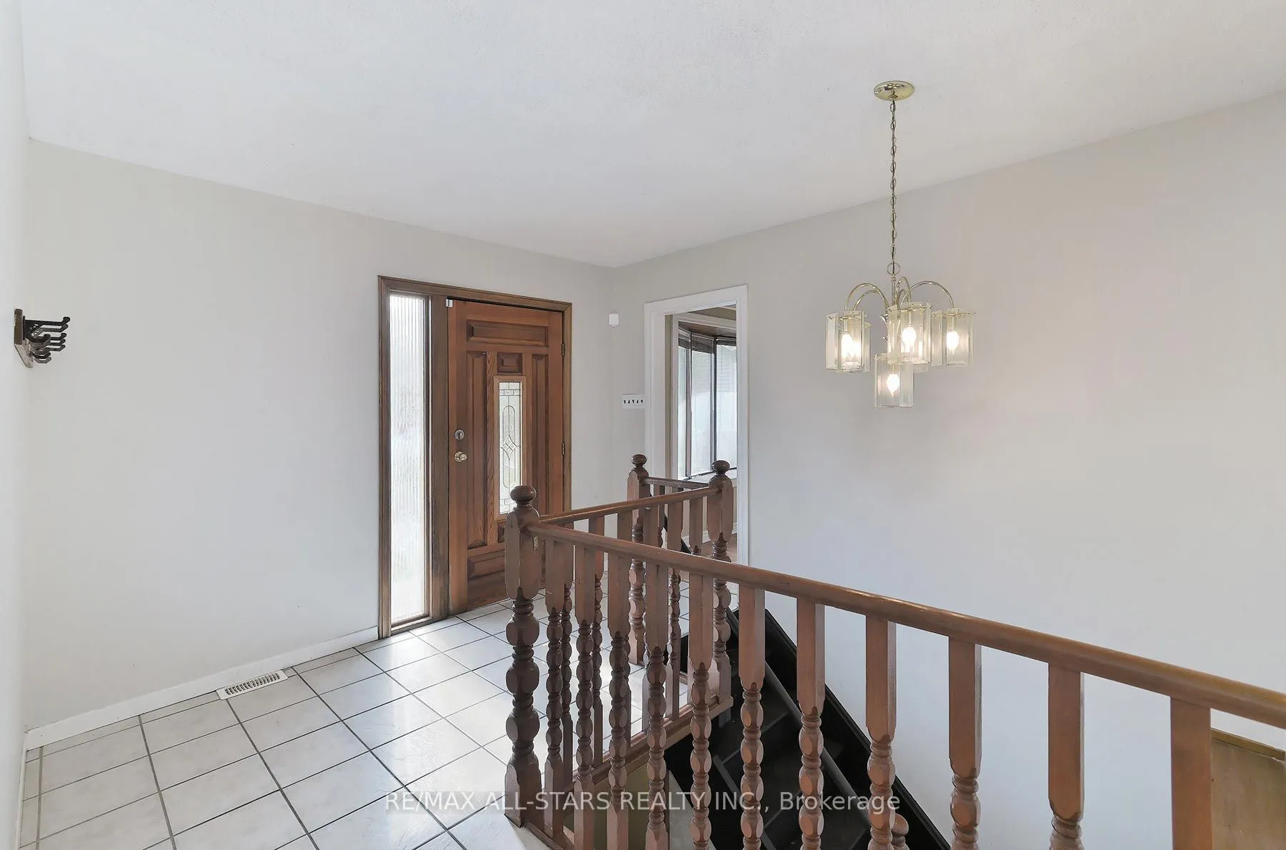 164 Bayview Avenue, ON L4P 2S9
