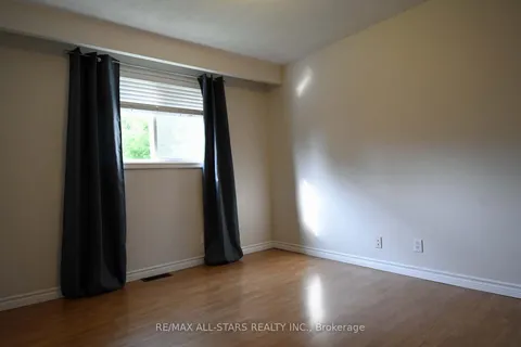 164 Bayview Avenue, ON L4P 2S9