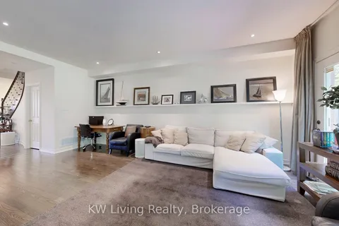 16 Carriage House Court, ON L4E 4V3