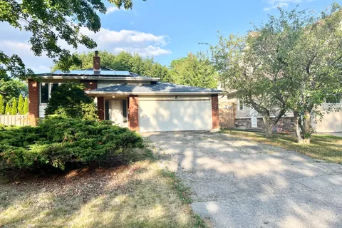 5 Chant Crescent, ON L3R 1Y7