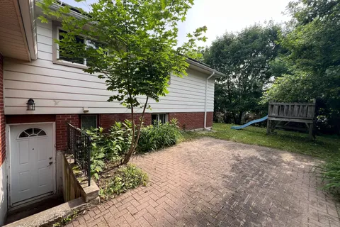 5 Chant Crescent, ON L3R 1Y7