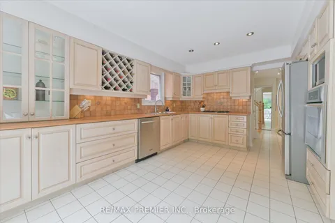 111 Coles Avenue, ON L4L 1L8