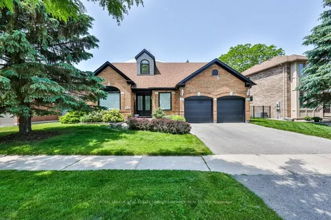 712 Foxcroft Boulevard, ON L3X 1N2