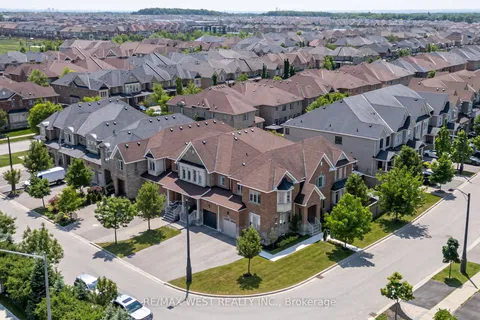 177 Wardlaw Place, ON L4H 3L6