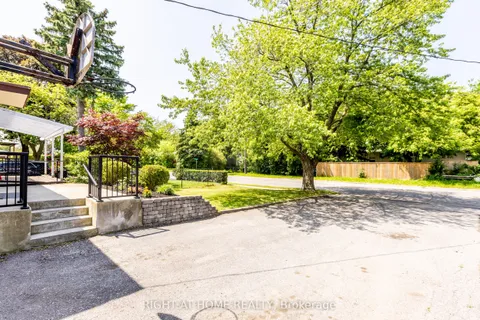 263 Blue Grass Boulevard, ON L4C 3H1