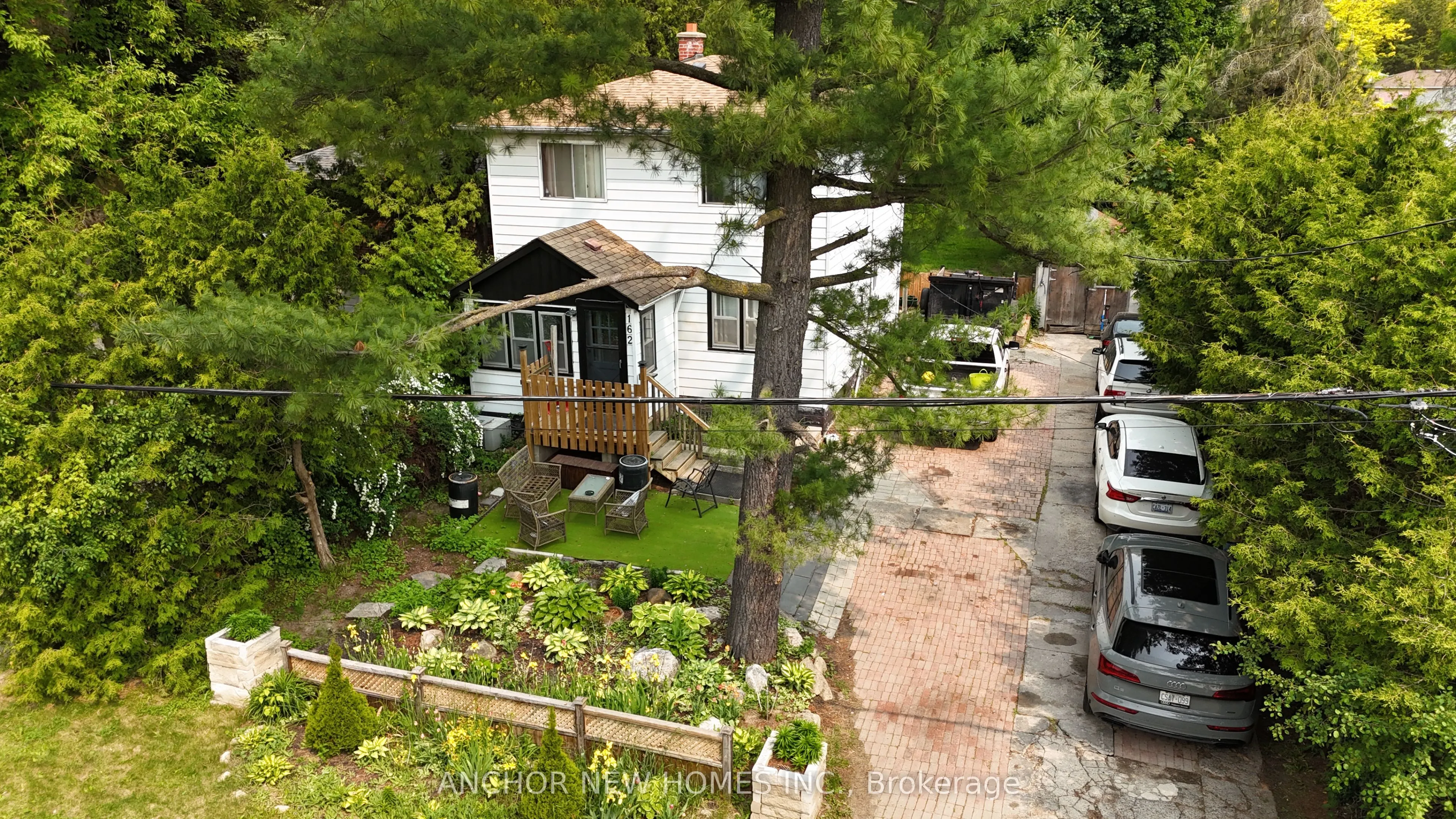 162 Clark Avenue, ON L3T 1T4