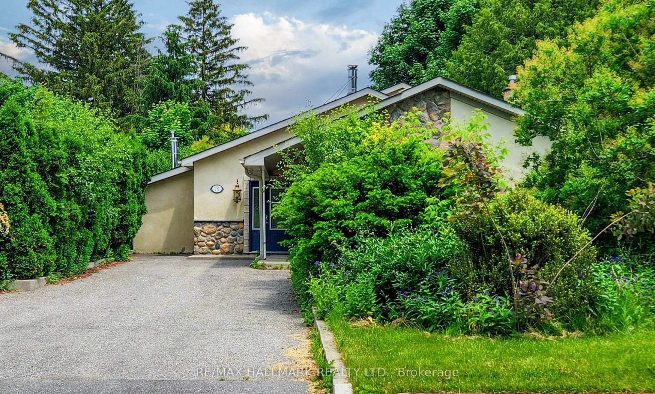 3 Corbett Crescent, ON L4G 2E9