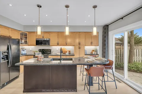 514 Menczel Crescent, ON L3X 2P3