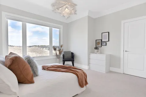35 Longworth Avenue, ON L4E 1J2