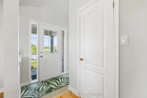 1381 Lormel Gate Avenue, ON L0L 1W0