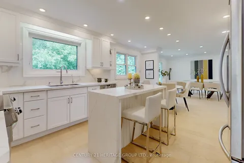 10 Cherry Blossom Lane, ON L3T 3B9