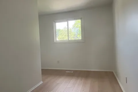 739 Sunnypoint Drive, ON L3Y 2Z7