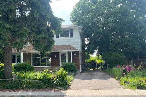 739 Sunnypoint Drive, ON L3Y 2Z7