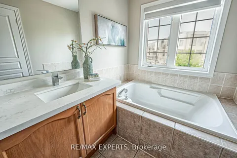 187 Hopecrest Road, Markham, ON L6C 2V6