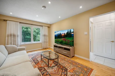 455 Dorchester Court, ON L3Y 7Z7