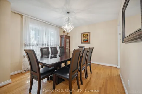 455 Dorchester Court, ON L3Y 7Z7