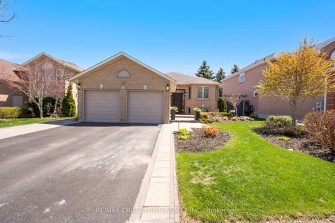 20 Compton Crescent, Bradford West Gwillimbury, ON L3Z 2X5