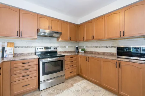 180 Maplewood Drive, ON L3W 0G1