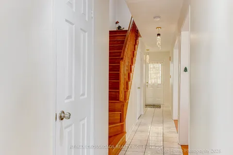 29 Billingsley Crescent, ON L3S 4P2