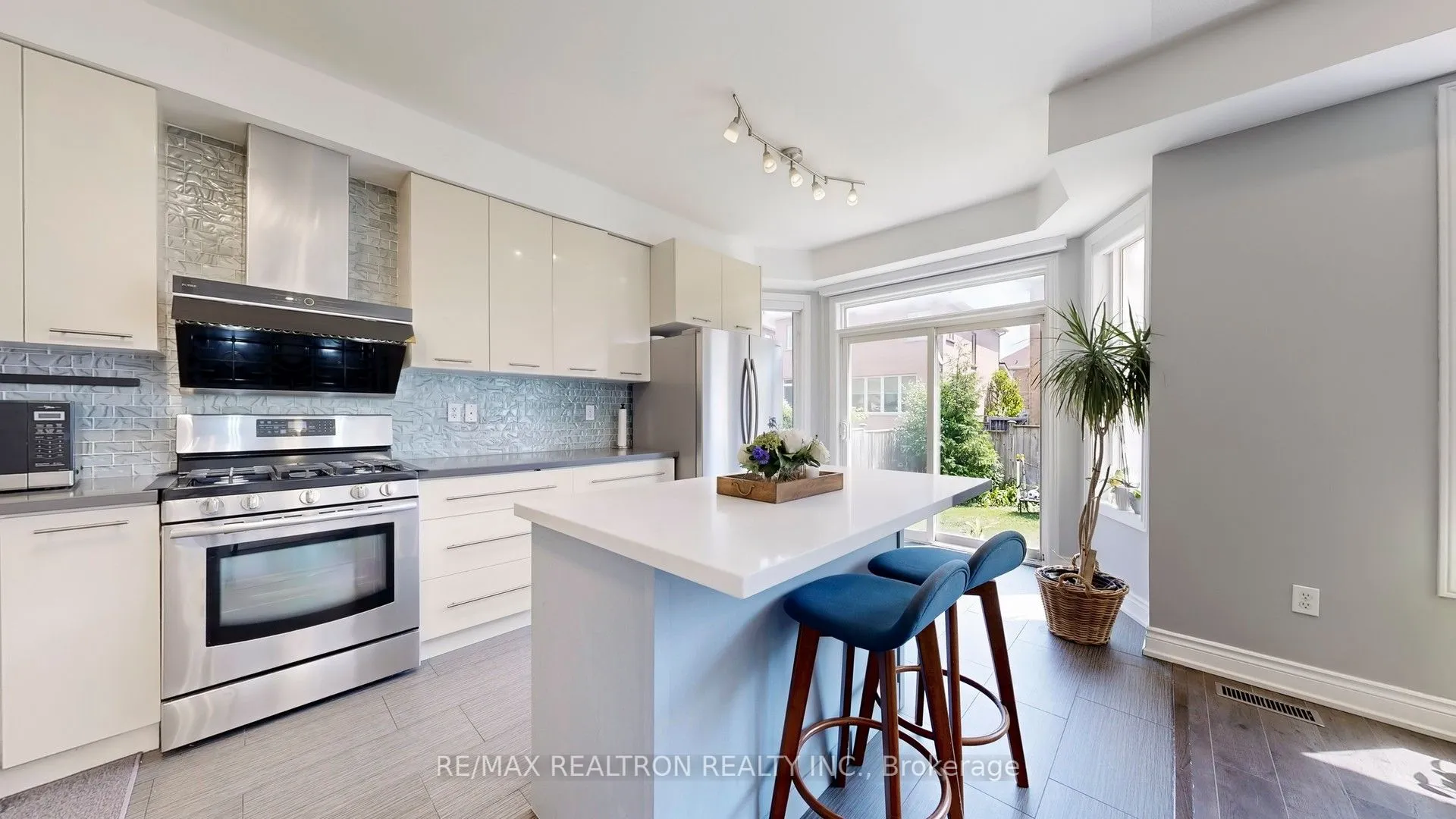 34 Hubner Drive, ON L4E 4W7