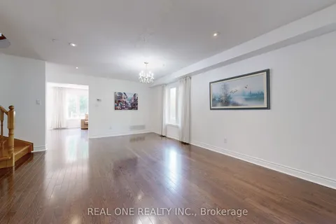 191 Helen Avenue, ON L3R 1J7