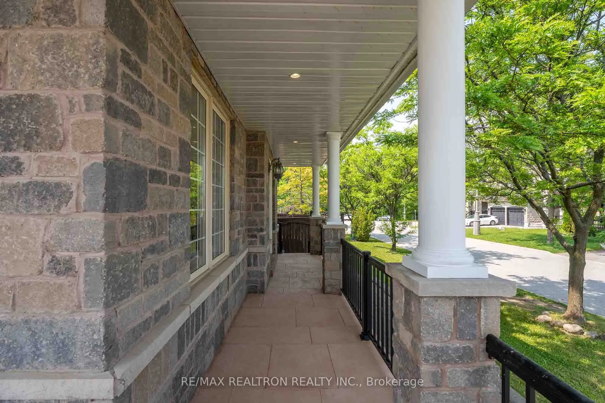 18 Augustine Avenue, ON L4E 4X6
