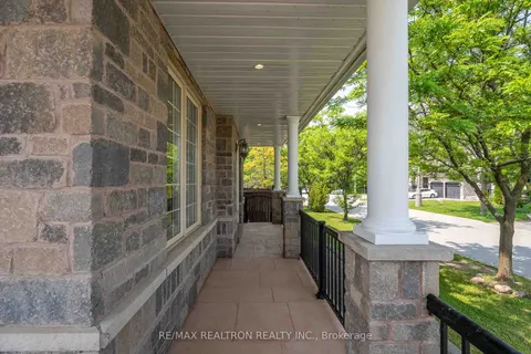 18 Augustine Avenue, ON L4E 4X6