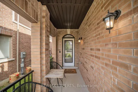 115 Arnold Crescent, ON L9R 0T5