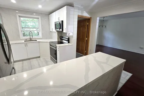 445 Paliser Crescent, ON L4C 1R7