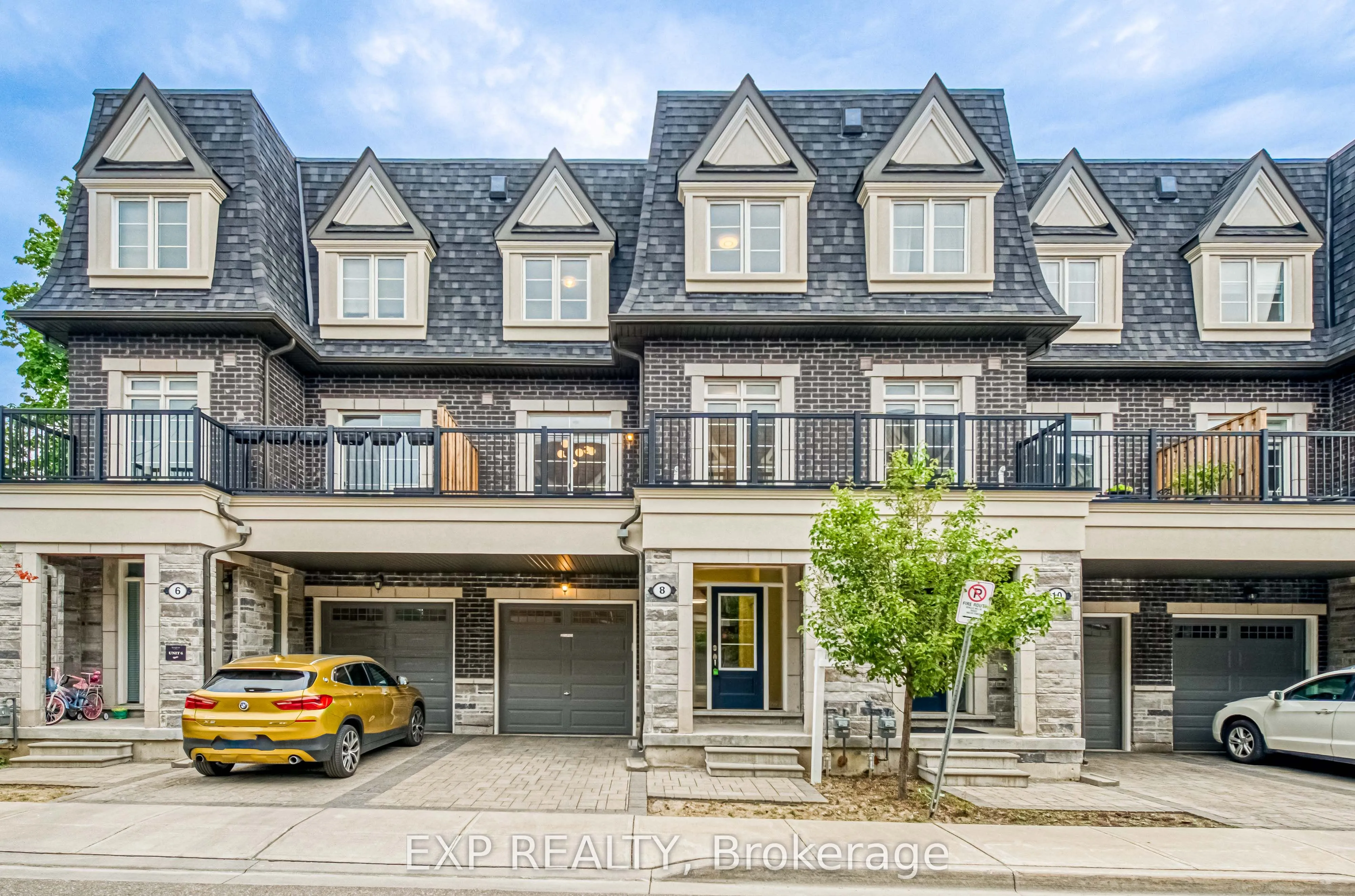 8 Deep River Lane, ON L4C 5S4