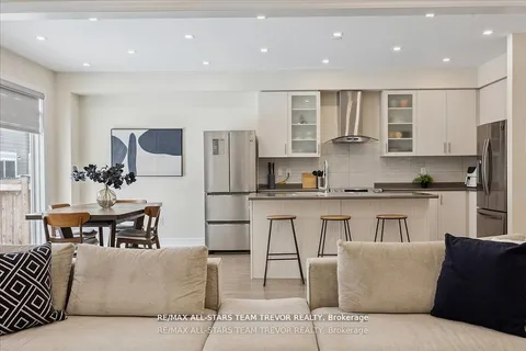 83 Kingknoll Crescent, ON L4P 0H8