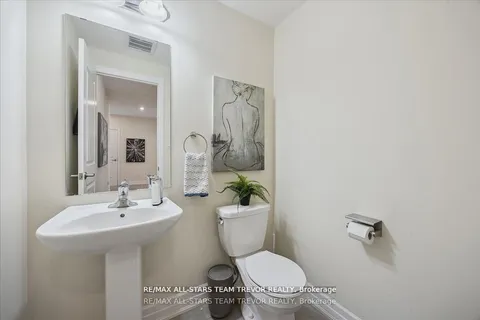 83 Kingknoll Crescent, ON L4P 0H8