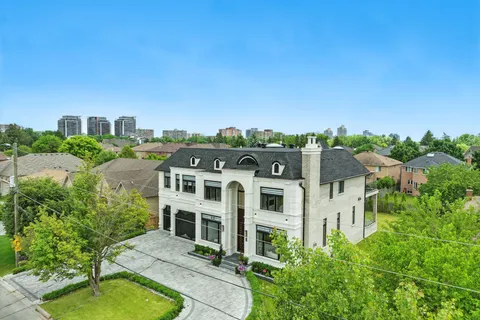 95 May Avenue, ON L4C 3S7