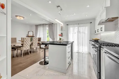 21 Bingham Street, ON L4C 8Y7